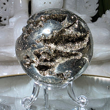 Lade das Bild in den Galerie-Viewer, Pyrit Kugel mit Stand

