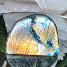 Lade das Bild in den Galerie-Viewer, High Quality Labradorit Freeform
