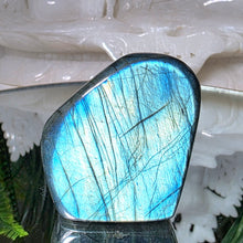 Lade das Bild in den Galerie-Viewer, High Quality Labradorit Freeform
