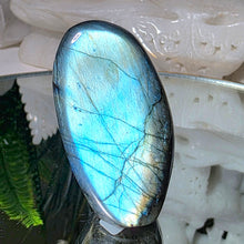 Lade das Bild in den Galerie-Viewer, High Quality Labradorit Freeform

