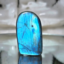Lade das Bild in den Galerie-Viewer, High Quality Labradorit Freeform
