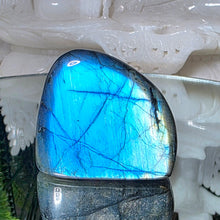 Lade das Bild in den Galerie-Viewer, High Quality Labradorit Freeform
