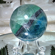 Lade das Bild in den Galerie-Viewer, Fluorit Kugel mit Stand

