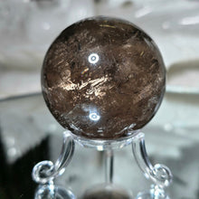 Lade das Bild in den Galerie-Viewer, Rauchquarz Kugel mit Stand

