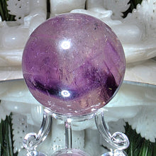 Lade das Bild in den Galerie-Viewer, Amethyst Kugel mit Phantomen
