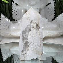 Lade das Bild in den Galerie-Viewer, Quarz Geoden Turm
