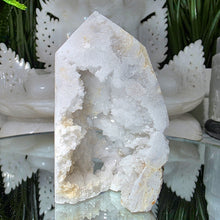 Lade das Bild in den Galerie-Viewer, Quarz Geoden Turm
