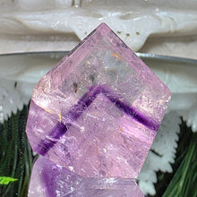 Lade das Bild in den Galerie-Viewer, Amethyst Phantom Freeform
