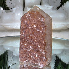 Lade das Bild in den Galerie-Viewer, Regenbogen Amethyst Achat Turm
