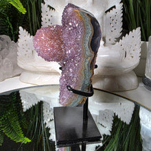 Lade das Bild in den Galerie-Viewer, Amethyst auf Stand
