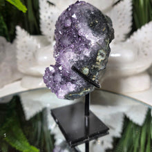 Lade das Bild in den Galerie-Viewer, Amethyst auf Stand
