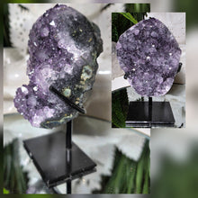 Lade das Bild in den Galerie-Viewer, Amethyst auf Stand
