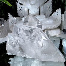 Lade das Bild in den Galerie-Viewer, Bergkristall Stufe
