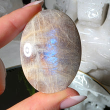 Lade das Bild in den Galerie-Viewer, Sonnenstein Mondstein Handstein
