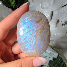Lade das Bild in den Galerie-Viewer, Sonnenstein Mondstein Handstein
