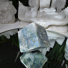 Lade das Bild in den Galerie-Viewer, Moosachat Würfel
