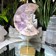 Lade das Bild in den Galerie-Viewer, Pink Amethyst mit Amethyst Druzy auf Stand

