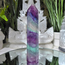 Lade das Bild in den Galerie-Viewer, B Ware Fluorit Turm
