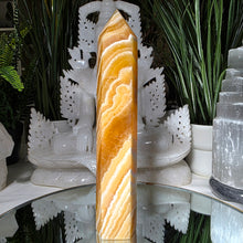 Lade das Bild in den Galerie-Viewer, B Ware Orangencalcit Turm
