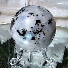 Lade das Bild in den Galerie-Viewer, Regenbogen Mondstein Kugel mit Stand
