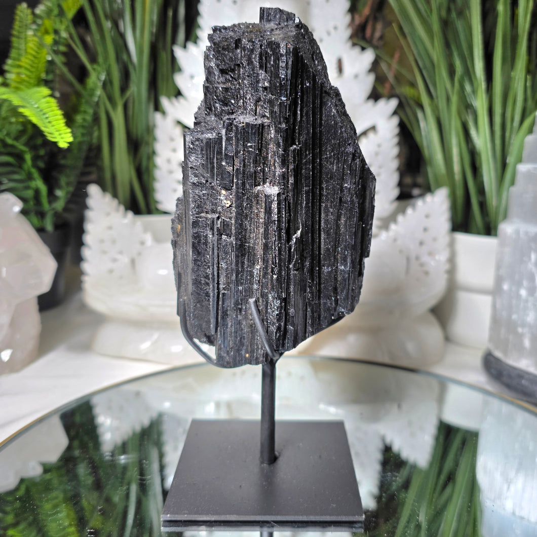 Turmalin auf Stand (stärkster Schutzstein)