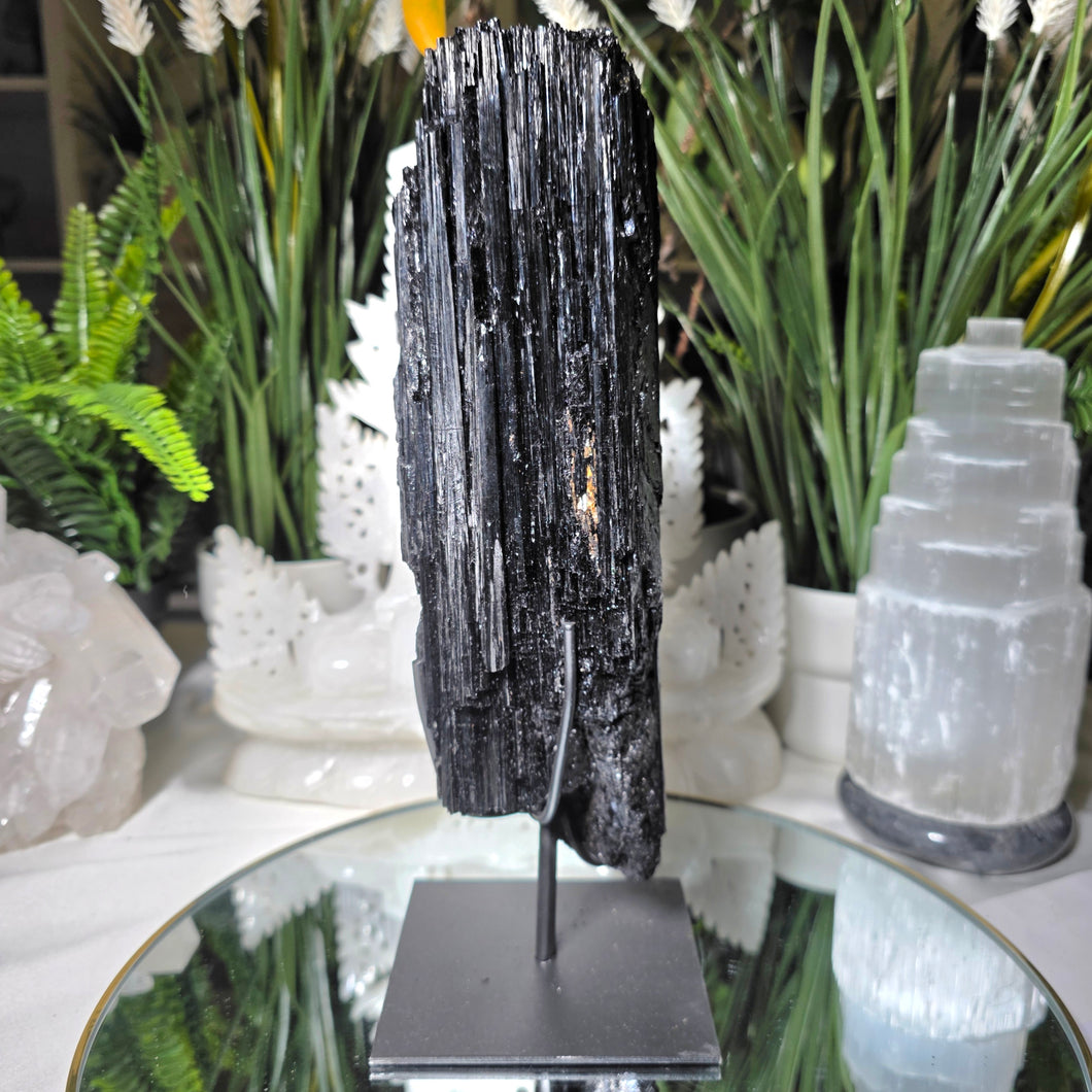 Turmalin auf Stand (stärkster Schutzstein)