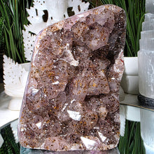Lade das Bild in den Galerie-Viewer, Großer Amethyst Achat Cluster
