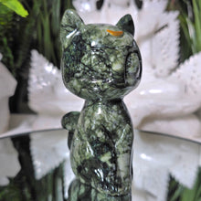 Lade das Bild in den Galerie-Viewer, Katzen Carving
