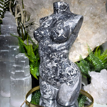 Lade das Bild in den Galerie-Viewer, Woman Body Carving
