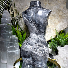 Lade das Bild in den Galerie-Viewer, Woman Body Carving
