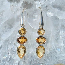 Lade das Bild in den Galerie-Viewer, Ohrringe Citrin facettiert Silber
