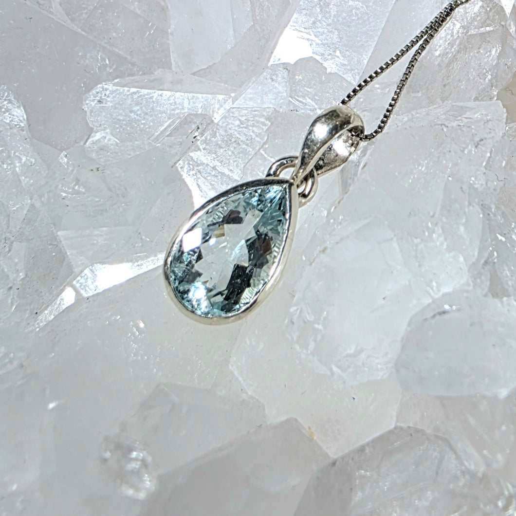 Kettenanhänger Aquamarin facettiert Silber
