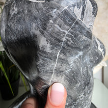 Lade das Bild in den Galerie-Viewer, Woman Body Carving
