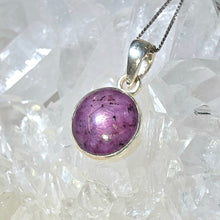 Lade das Bild in den Galerie-Viewer, Kettenanhänger Stern Rubin Silber
