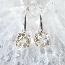 Lade das Bild in den Galerie-Viewer, Ohrringe Bergkristall facettiert Silber
