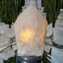 Lade das Bild in den Galerie-Viewer, Kristall-Lampe Bergkristall
