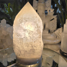 Lade das Bild in den Galerie-Viewer, Kristall-Lampe Bergkristall
