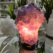 Lade das Bild in den Galerie-Viewer, Kristall-Lampe Amethyst
