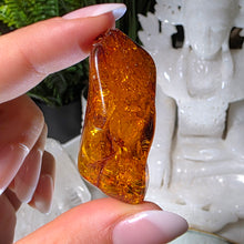 Lade das Bild in den Galerie-Viewer, Bernstein Trommelstein
