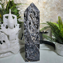 Lade das Bild in den Galerie-Viewer, XL Sphalerit Turm
