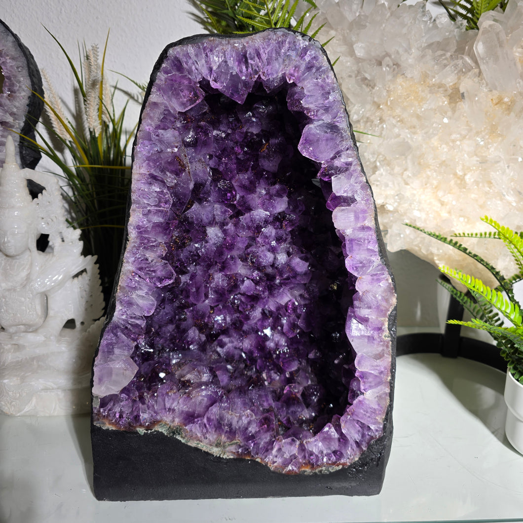 XL Amethyst Kathedrale mit Zuckerkristallen