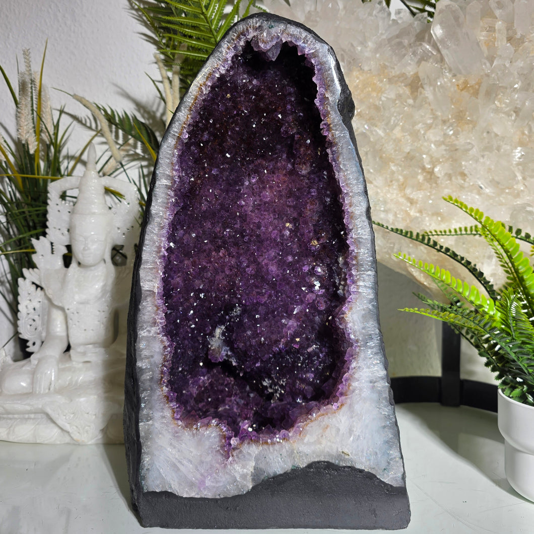 XL Amethyst Kathedrale mit Zuckerkristallen