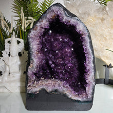 Lade das Bild in den Galerie-Viewer, XL Amethyst Kathedrale
