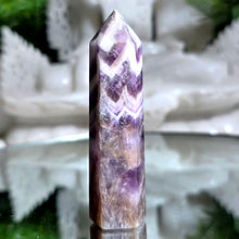 Lade das Bild in den Galerie-Viewer, Amethyst Chevron Turm
