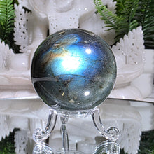 Lade das Bild in den Galerie-Viewer, Labradorit Kugel mit Stand
