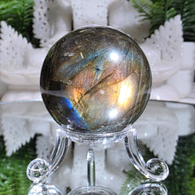 Lade das Bild in den Galerie-Viewer, Labradorit Kugel mit Stand
