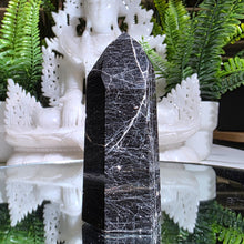 Lade das Bild in den Galerie-Viewer, B Ware Turmalin Turm (stärkster Schutzstein)
