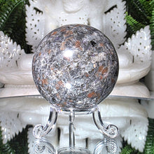 Lade das Bild in den Galerie-Viewer, Yooperlit Kugel mit Stand
