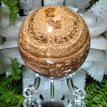 Lade das Bild in den Galerie-Viewer, Schokoladencalcit Kugel mit Stand
