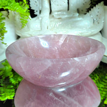 Lade das Bild in den Galerie-Viewer, Handmade Rosenquarz Schale

